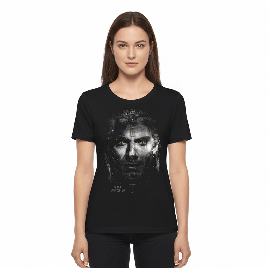 T-shirt Geralt de Rivia - Confort Coton | The Witcher porté par une femme, imprimé visage intense de Geralt avec yeux jaunes, coupe classique.