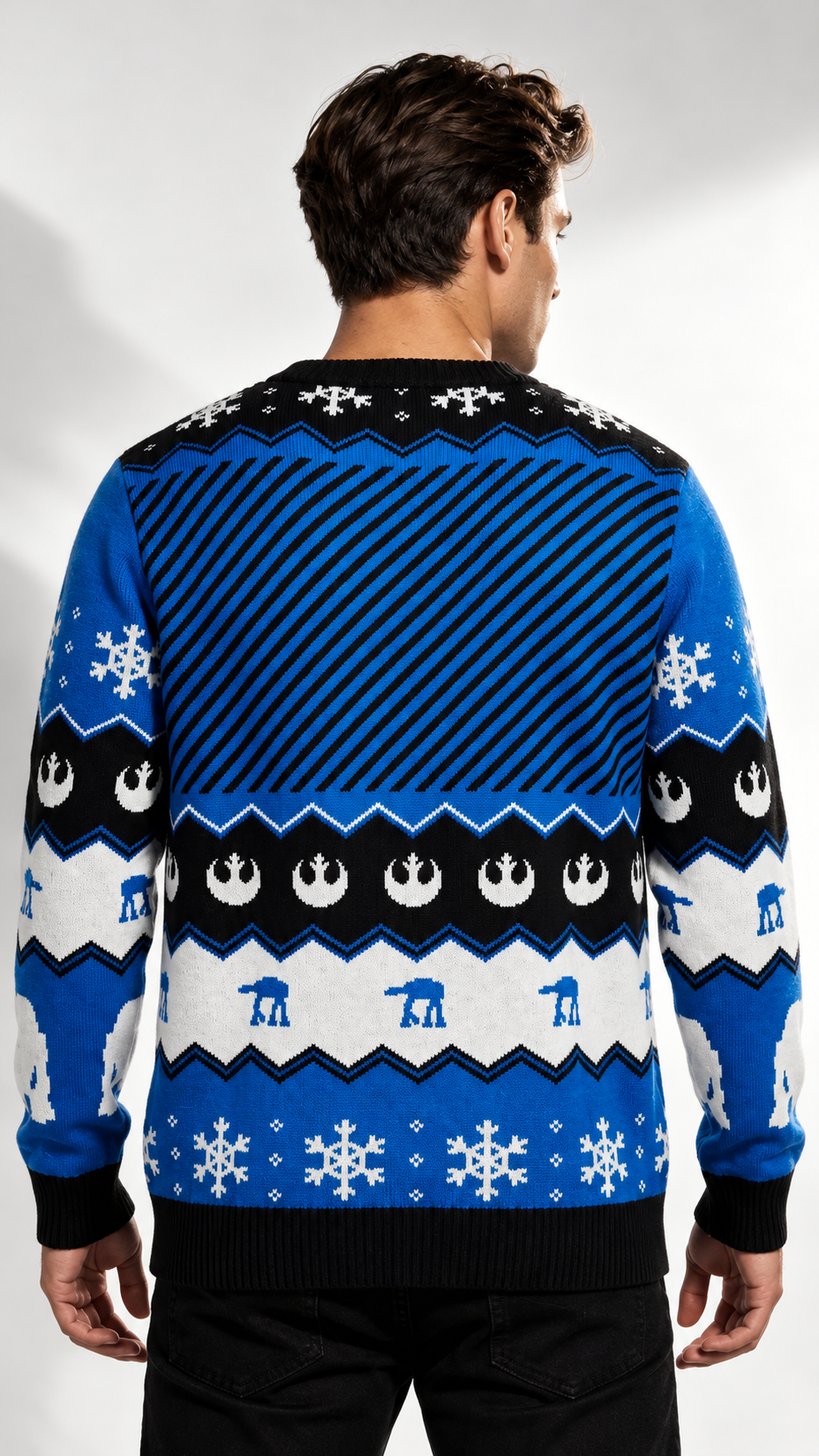 Star Wars Pull de Noël Star Wars™ R2-D2 – Pull Tricoté Officiel Bleu Marine - Pull-over | Professional Product Photo 1