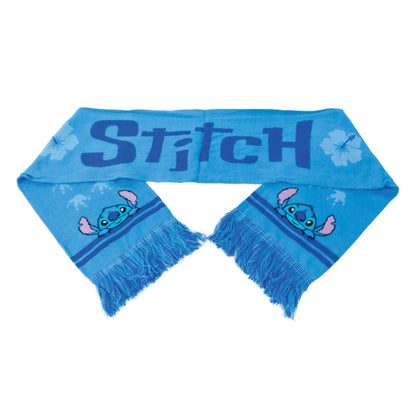 Écharpe Disney - STITCH avec lettrage 'Stitch' et fleurs hibiscus, design coloré idéal pour les amateurs de licences Disney.